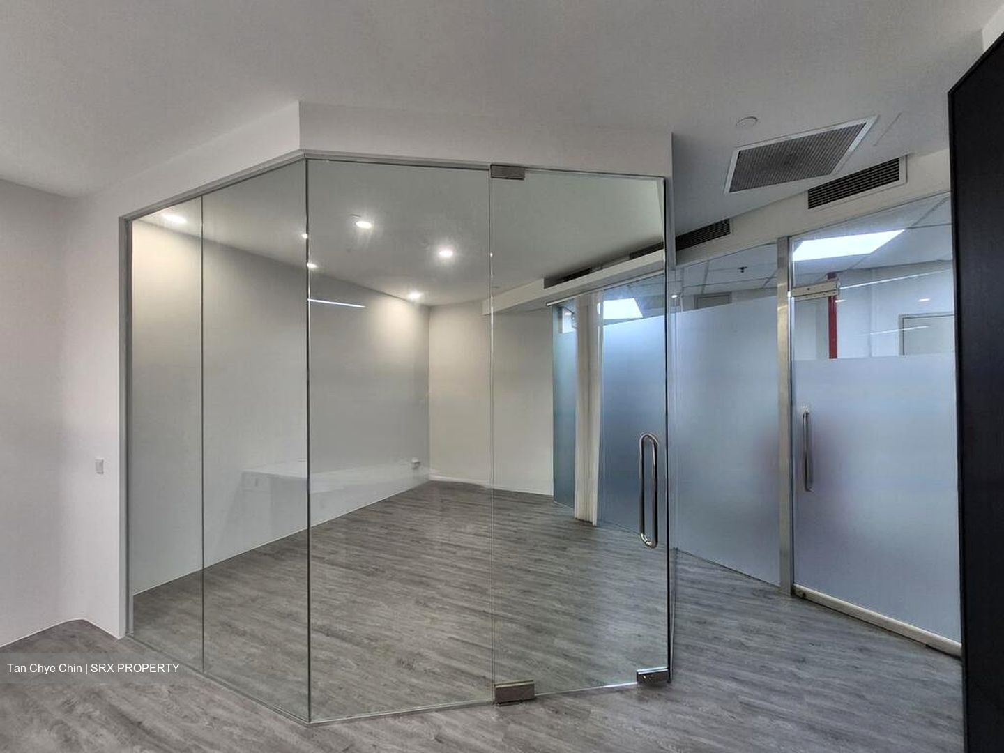 North Bridge Centre (D7), Office #479198771